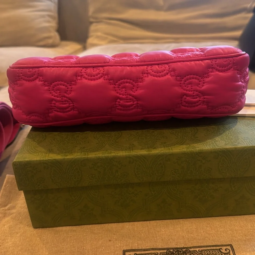 Gucci GG MATELASSÉ SMALL SHOULDER BAG - Picture 8 of 10